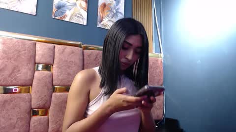 Mia.  online show from 05.27.26