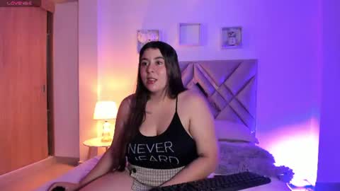 Snapshot of mia_lov_ chatting on 06.16.26 MIA online show from 06.16.26