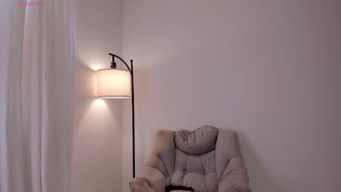 MIA LOVE   online show from 01.09.26