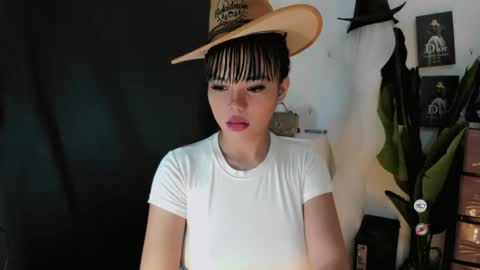 Snapshot of mia_lover9 chatting on 06.13.26 M I A online show from 06.13.26
