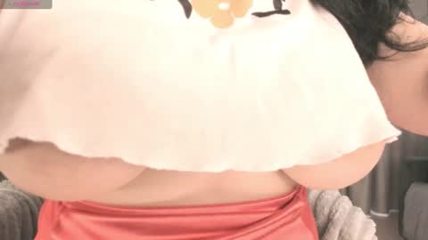 Snapshot of mia_lui chatting on 07.15.26 Mia 3 online show from 07.15.26