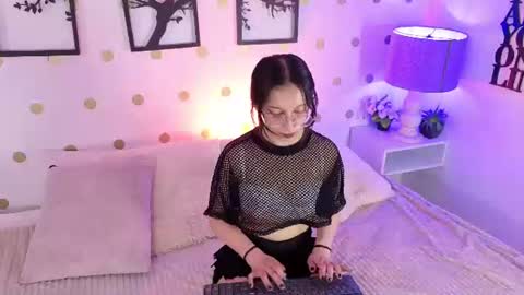 Snapshot of mia_luna0 chatting on 06.12.26 Mia online show from 06.12.26