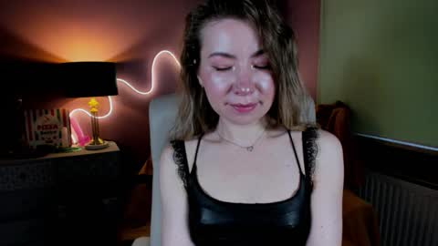 Mia online show from 12.05.25