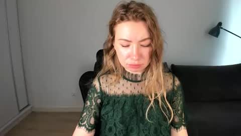 Mia online show from 03.12.26