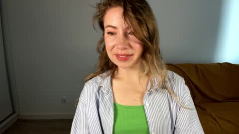 Mia online show from 04.17.26