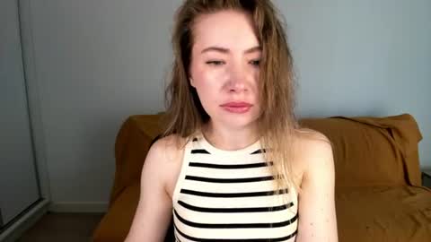 Snapshot of mia_luxx92 chatting on 06.13.26 Mia online show from 06.13.26