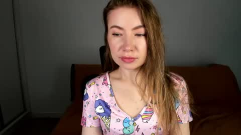 Snapshot of mia_luxx92 chatting on 06.14.26 Mia online show from 06.14.26
