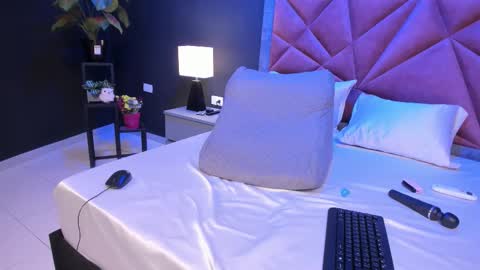 MIA  online show from 03.05.26