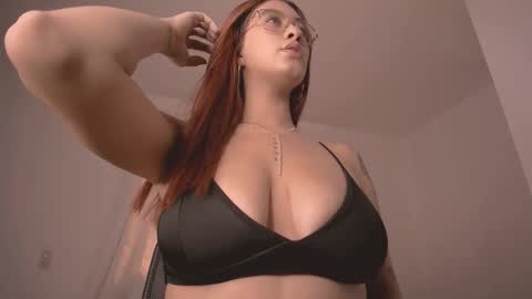 mia independent model online show from 01.07.26