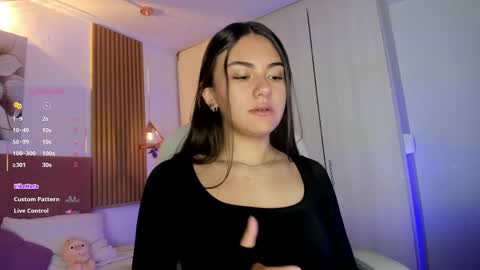 Snapshot of mia_nevaeh chatting on 06.04.26 Mia Nevaeh - follow me online show from 06.04.26