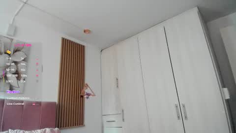 Snapshot of mia_nevaeh chatting on 07.12.26 Mia Nevaeh - follow me online show from 07.12.26