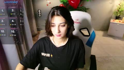 Snapshot of mia_purr chatting on 02.13.26 Mia online show from 02.13.26