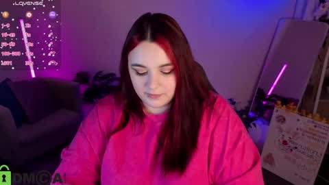 Snapshot of mia_r0ss chatting on 05.12.26 Mia online show from 05.12.26