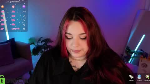 Snapshot of mia_r0ss chatting on 05.26.26 Mia online show from 05.26.26