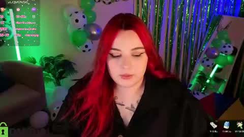 Snapshot of mia_r0ss chatting on 06.14.26 Mia online show from 06.14.26
