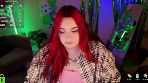 Snapshot of mia_r0ss chatting on 06.15.26 Mia online show from 06.15.26