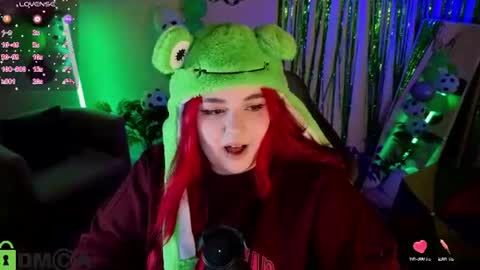 Snapshot of mia_r0ss chatting on 06.18.26 Mia online show from 06.18.26