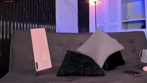 Mia online show from 12.07.24