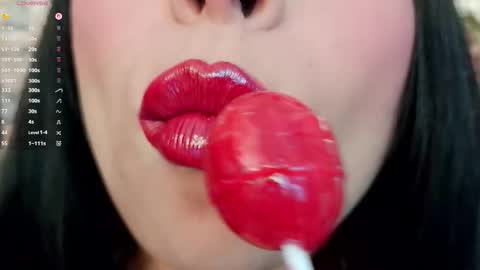 Mia online show from 11.27.25