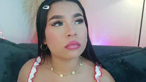 Mia online show from 04.12.26