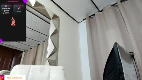 Snapshot of mia_scarlet69 chatting on 04.14.26 MIA HOT online show from 04.14.26