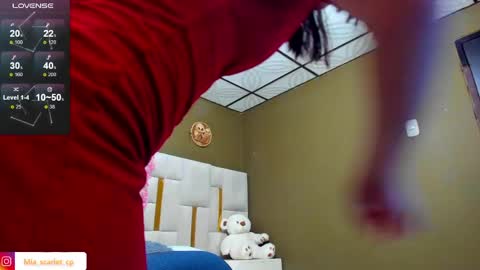 Snapshot of mia_scarlet69 chatting on 04.16.26 MIA HOT online show from 04.16.26