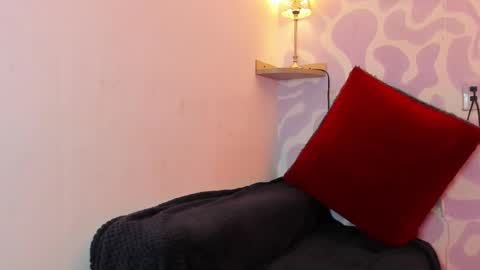 Mia . online show from 11.01.25