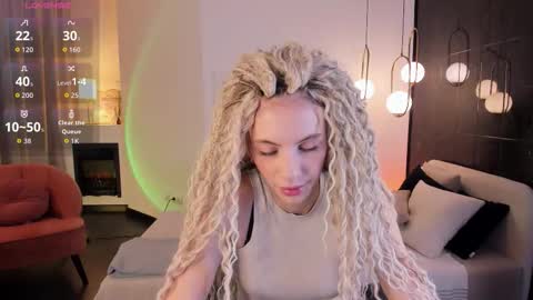 Mia online show from 10.14.25