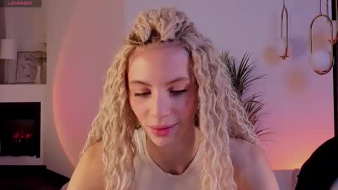 Mia online show from 10.22.25