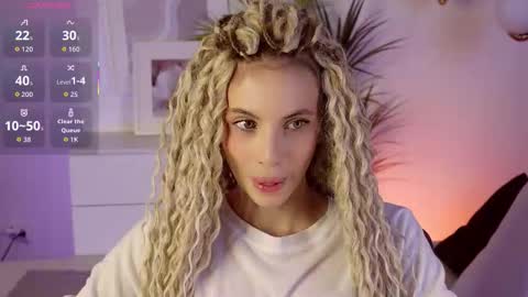 Mia online show from 11.06.25