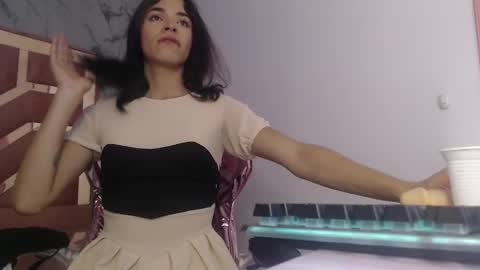 Snapshot of mia_swift_ch chatting on 09.23.25 mia_swift_ch online show from 09.23.25