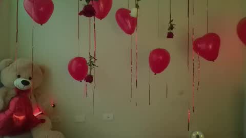 mia_thopsom online show from 02.14.26