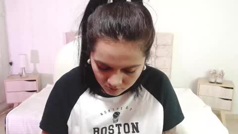 Mia  online show from 10.15.25