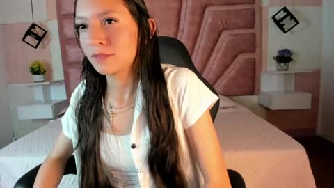 Snapshot of mia_velmont chatting on 05.06.26 Miaaa online show from 05.06.26