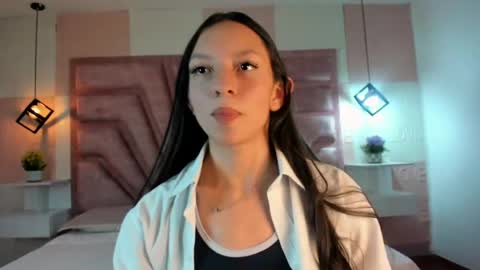 Snapshot of mia_velmont chatting on 05.09.26 Miaaa online show from 05.09.26