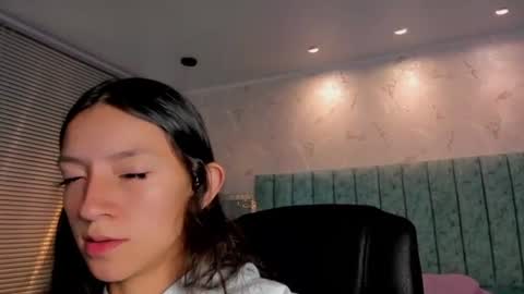 Snapshot of mia_velmont chatting on 06.25.26 Miaaa online show from 06.25.26