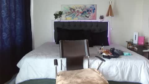 MIA  online show from 10.12.25