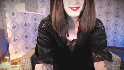 Snapshot of mia_wallase chatting on 04.29.26 mia_wallase online show from 04.29.26