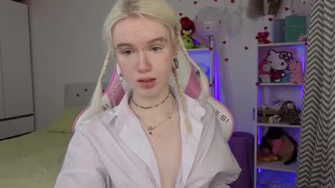 Mia online show from 02.21.26