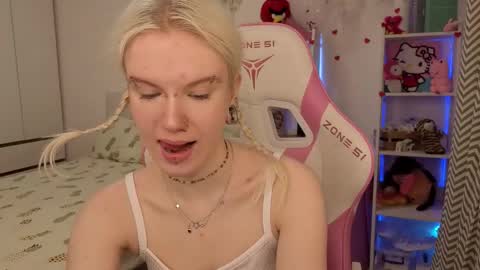 Mia online show from 02.25.26