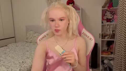 Mia online show from 03.15.26