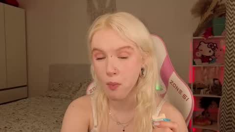 Mia online show from 03.17.26