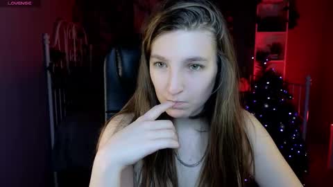 Snapshot of mia_weawer chatting on 12.21.25 Mia online show from 12.21.25