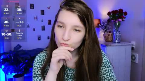 Snapshot of mia_weawer chatting on 02.08.26 Mia online show from 02.08.26