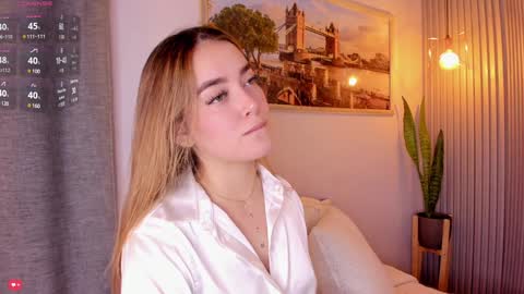 Mia White  online show from 02.03.25