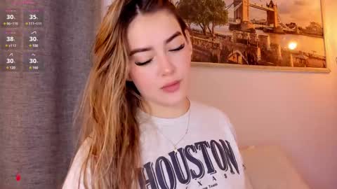 Mia White  online show from 03.08.25