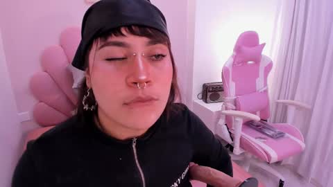 mia_yeager online show from 10.08.25