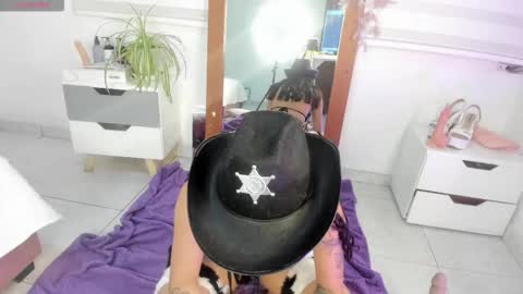 Snapshot of mia_zafir chatting on 11.30.25 mia_zafir online show from 11.30.25