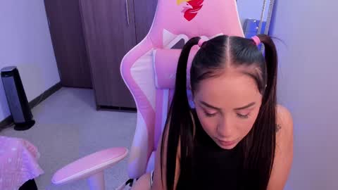 mia  nicolle online show from 02.22.25