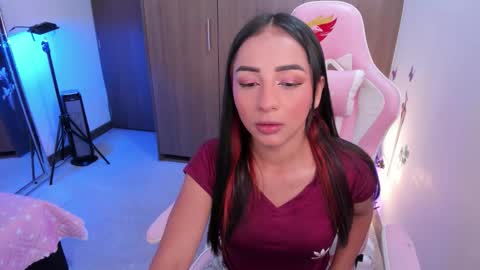 mia  nicolle online show from 01.07.26